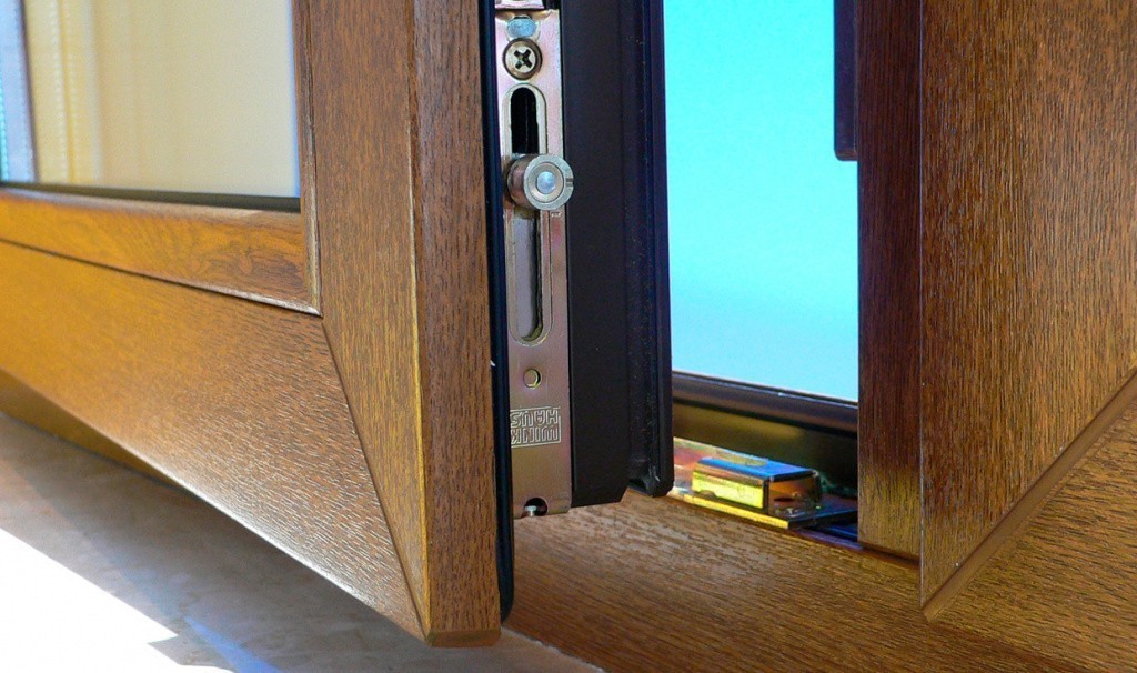 Цветная ламинация ПВХ-окна